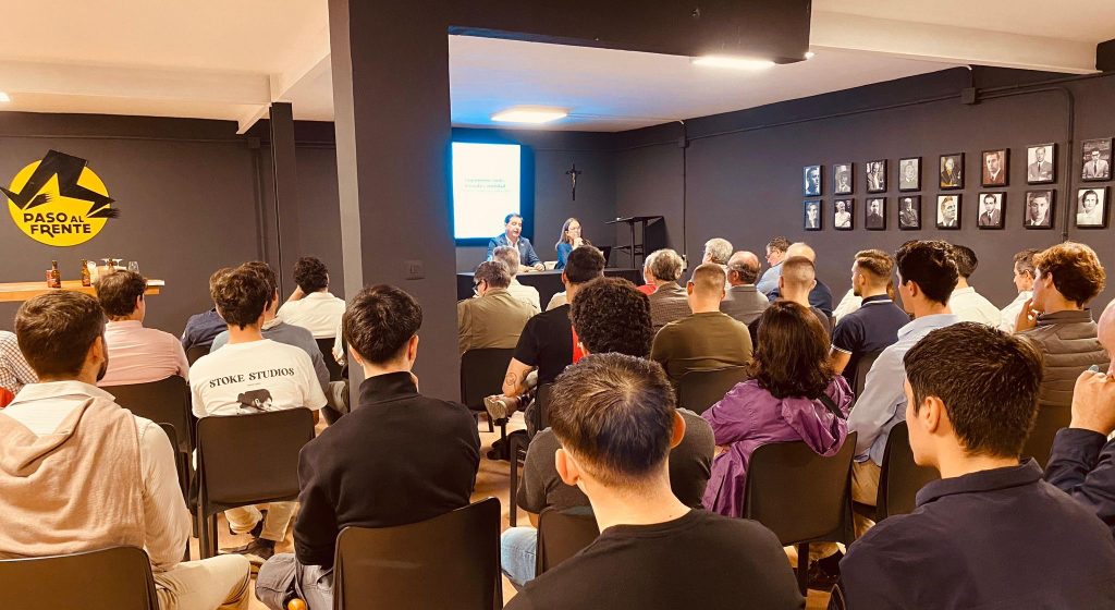 c803d9ef e2fd 463b 950b c4d2ff5bec21